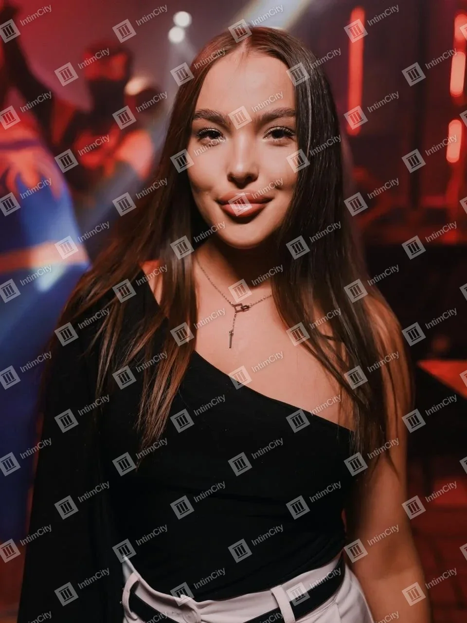 Проститутка Альбина на фото анкеты: 25 лет, Москва, Молжаниновский, шатенка, 160 см, снимок 3