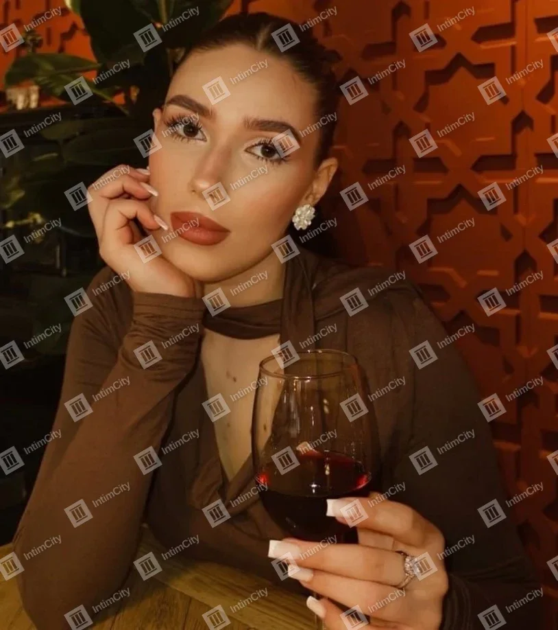 Галерея: проститутка Марианна, фото 10, 22 года, Москва, Проспект Вернадского, шатенка, 180 см