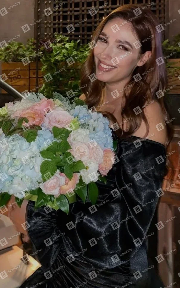 Галерея: проститутка Марианна, фото 20, 22 года, Москва, Проспект Вернадского, шатенка, 180 см