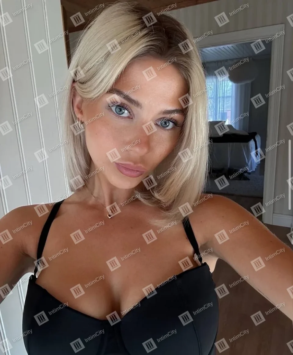 Галерея: проститутка Кристина, фото 2, 20 лет, Москва, Замоскворечье, стройная, блондинка, 163 см