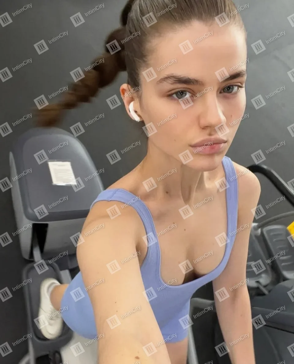 Галерея: проститутка Полина, фото 2, 25 лет, Москва, Лефортово, стройная, шатенка, 170 см