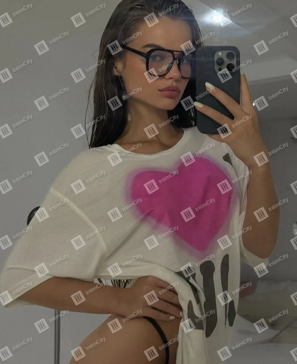 Галерея: проститутка Полина, фото 4, 25 лет, Москва, Лефортово, стройная, шатенка, 170 см